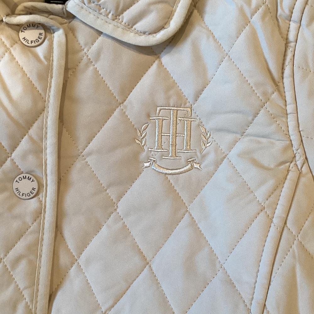 Tommy Hilfiger Women's Off-White Quilted Barn Jacket EUC - Picture 3 of 6